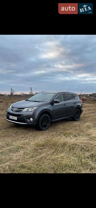 Внедорожник / Кроссовер Toyota RAV4 2012 в 