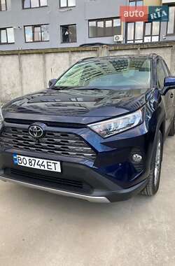 Внедорожник / Кроссовер Toyota RAV4 2021 в Тернополе