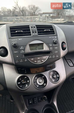 Внедорожник / Кроссовер Toyota RAV4 2007 в Черновцах