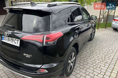 Внедорожник / Кроссовер Toyota RAV4 2016 в Городке