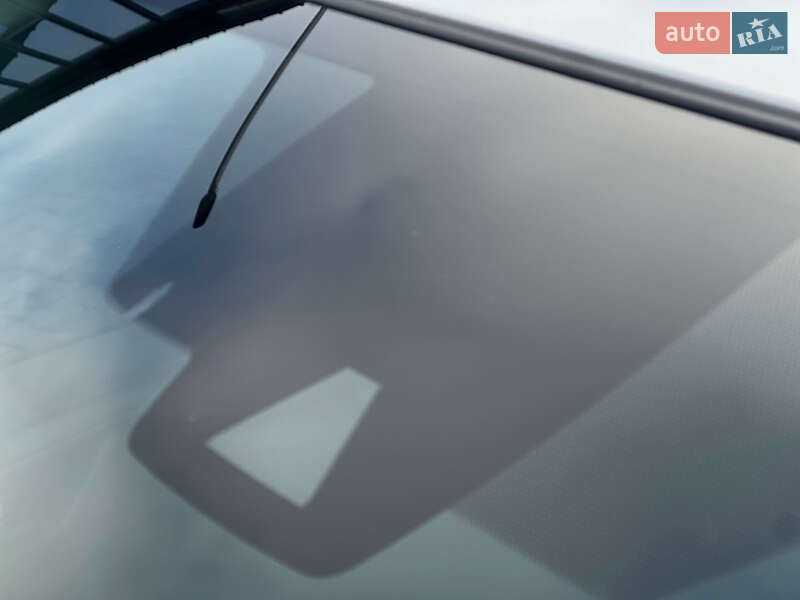 Позашляховик / Кросовер Toyota RAV4 2020 в Рокитному