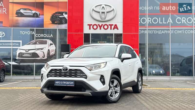 Позашляховик / Кросовер Toyota RAV4 2023 в Івано-Франківську