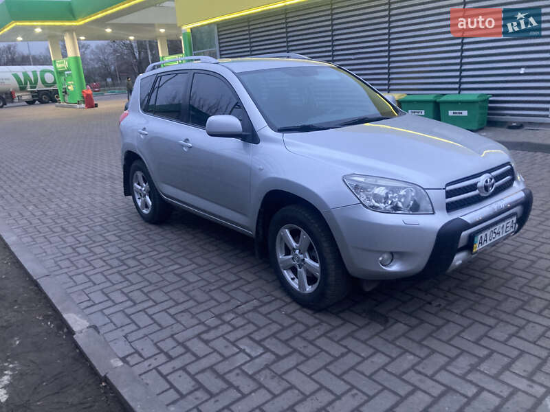 Внедорожник / Кроссовер Toyota RAV4 2007 в 