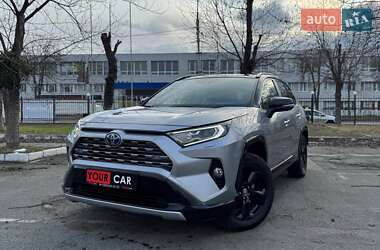 Внедорожник / Кроссовер Toyota RAV4 2020 в Киеве