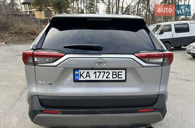 Позашляховик / Кросовер Toyota RAV4 2020 в Бучі