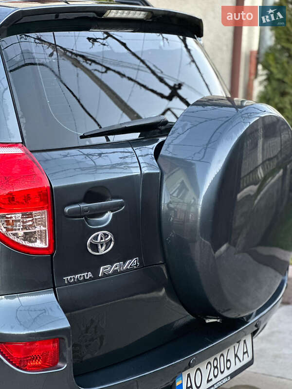 Позашляховик / Кросовер Toyota RAV4 2007 в Хусті