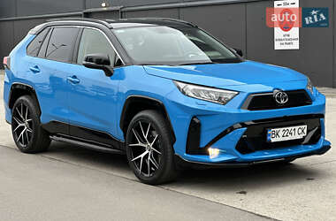 Внедорожник / Кроссовер Toyota RAV4 2019 в Киеве