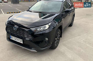 Внедорожник / Кроссовер Toyota RAV4 2021 в Киеве