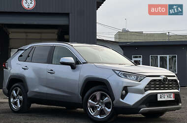 Внедорожник / Кроссовер Toyota RAV4 2019 в Ужгороде