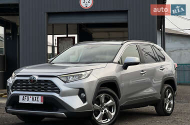 Внедорожник / Кроссовер Toyota RAV4 2019 в Ужгороде