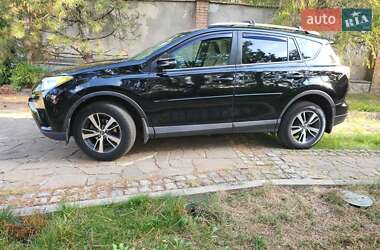 Внедорожник / Кроссовер Toyota RAV4 2015 в 