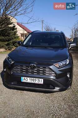 Позашляховик / Кросовер Toyota RAV4 2021 в Ужгороді