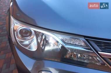 Внедорожник / Кроссовер Toyota RAV4 2013 в 