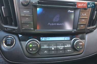 Внедорожник / Кроссовер Toyota RAV4 2013 в 