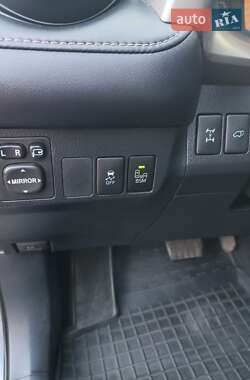 Внедорожник / Кроссовер Toyota RAV4 2013 в 