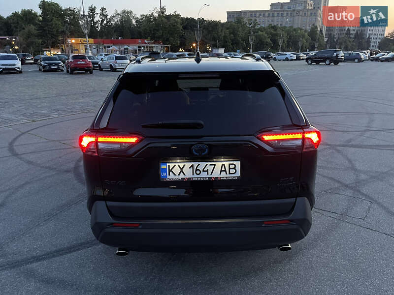 Позашляховик / Кросовер Toyota RAV4 2019 в Харкові