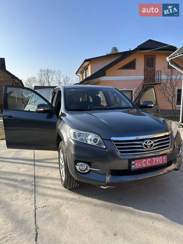 Позашляховик / Кросовер Toyota RAV4 2011 в Монастириській