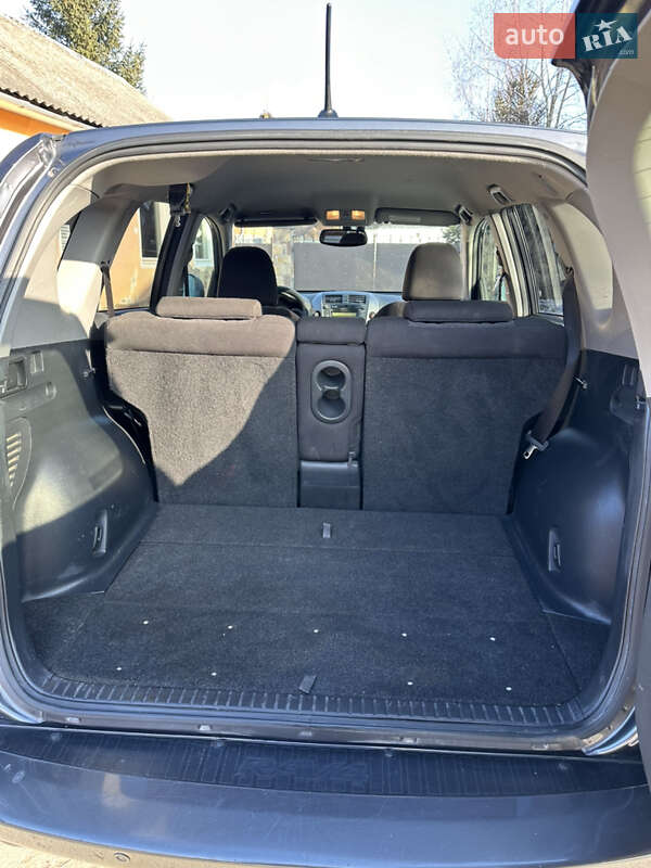 Позашляховик / Кросовер Toyota RAV4 2011 в Монастириській