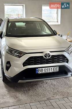 Внедорожник / Кроссовер Toyota RAV4 2019 в Львове