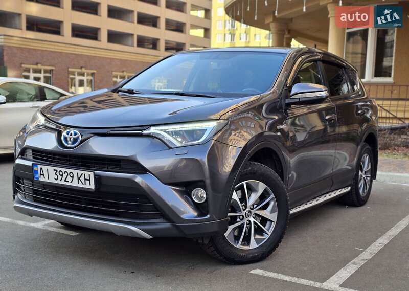 Внедорожник / Кроссовер Toyota RAV4 2016 в Киеве