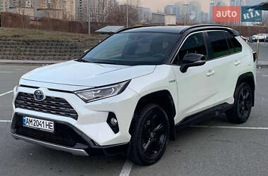 Внедорожник / Кроссовер Toyota RAV4 2021 в Киеве