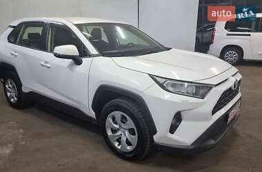 Позашляховик / Кросовер Toyota RAV4 2021 в Києві