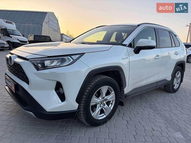 Внедорожник / Кроссовер Toyota RAV4 2020 в Львове