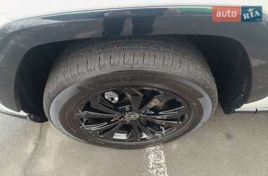 Внедорожник / Кроссовер Toyota RAV4 2022 в 