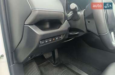 Внедорожник / Кроссовер Toyota RAV4 2022 в 