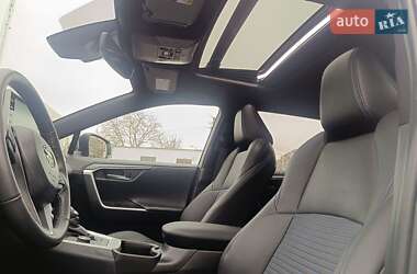Внедорожник / Кроссовер Toyota RAV4 2022 в 
