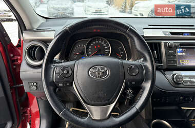 Внедорожник / Кроссовер Toyota RAV4 2013 в 
