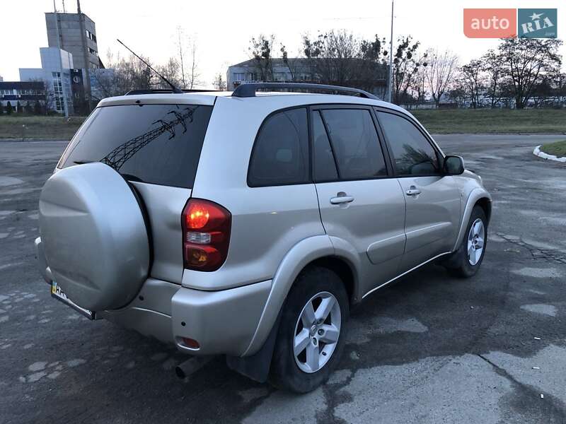 Позашляховик / Кросовер Toyota RAV4 2005 в Києві