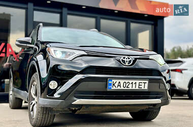 Внедорожник / Кроссовер Toyota RAV4 2016 в Киеве