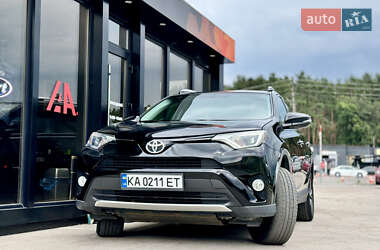 Внедорожник / Кроссовер Toyota RAV4 2016 в Киеве