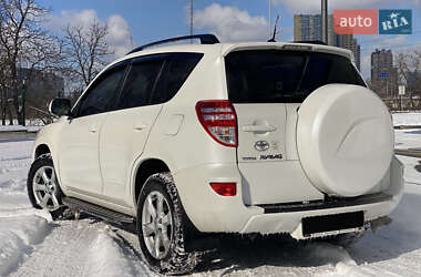 Внедорожник / Кроссовер Toyota RAV4 2011 в Киеве