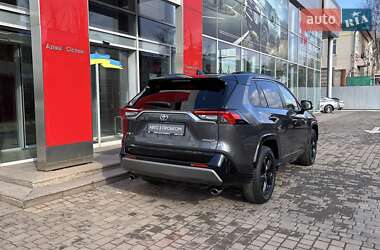 Внедорожник / Кроссовер Toyota RAV4 2019 в Кривом Роге