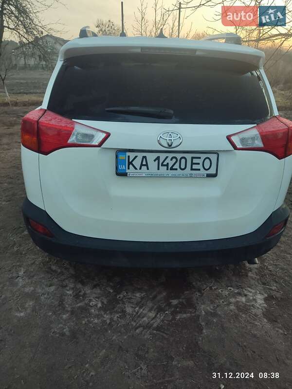 Позашляховик / Кросовер Toyota RAV4 2015 в Рожище