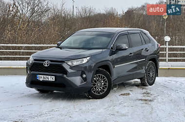 Внедорожник / Кроссовер Toyota RAV4 2019 в Харькове