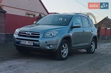 Внедорожник / Кроссовер Toyota RAV4 2008 в Сарнах