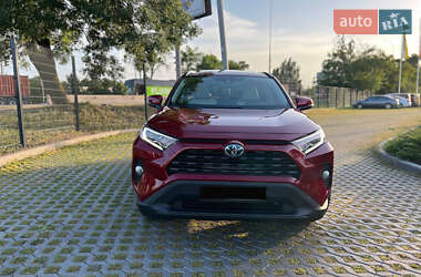 Позашляховик / Кросовер Toyota RAV4 2020 в 
