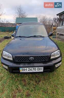 Внедорожник / Кроссовер Toyota RAV4 1999 в Николаевке