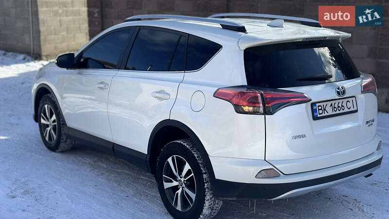 Позашляховик / Кросовер Toyota RAV4 2016 в Костопілі фото 9 Позашляховик / Кросовер Toyota RAV4 2016 в Костопілі