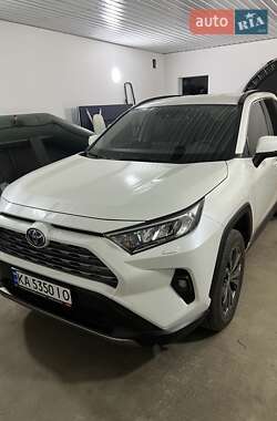 Позашляховик / Кросовер Toyota RAV4 2022 в Ватутіному