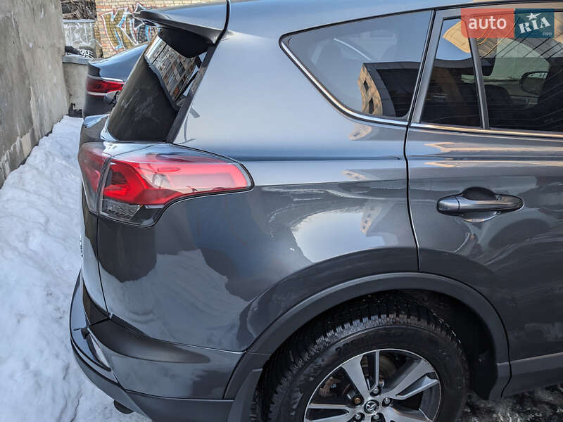 Позашляховик / Кросовер Toyota RAV4 2016 в Києві фото 4 Позашляховик / Кросовер Toyota RAV4 2016 в Києві