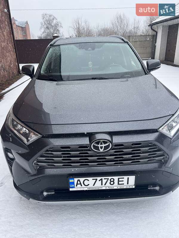 Внедорожник / Кроссовер Toyota RAV4 2020 в Ковеле