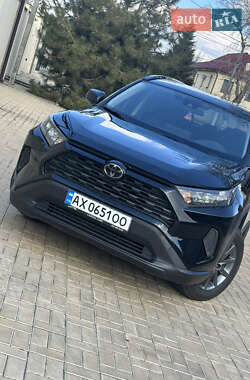 Внедорожник / Кроссовер Toyota RAV4 2019 в 