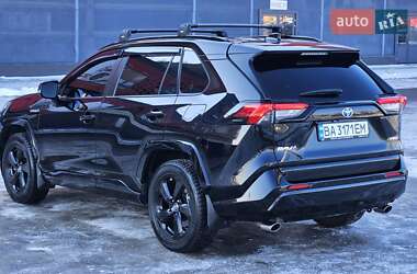 Позашляховик / Кросовер Toyota RAV4 2021 в Києві