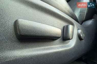 Внедорожник / Кроссовер Toyota RAV4 2015 в 