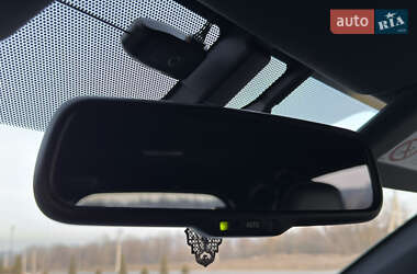 Внедорожник / Кроссовер Toyota RAV4 2015 в 
