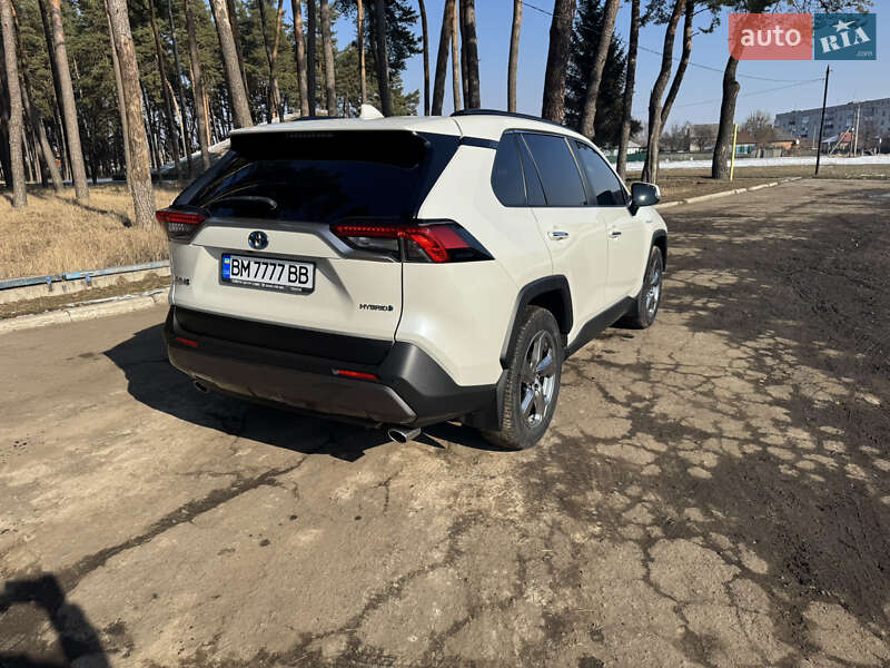 Внедорожник / Кроссовер Toyota RAV4 2019 в Сумах